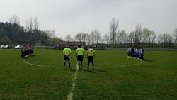 21-0, scor incredibil în România. Largiana Românași, echipa care a folosit o elevă de clasa a 6-a și puști de 8 ani la seniori!