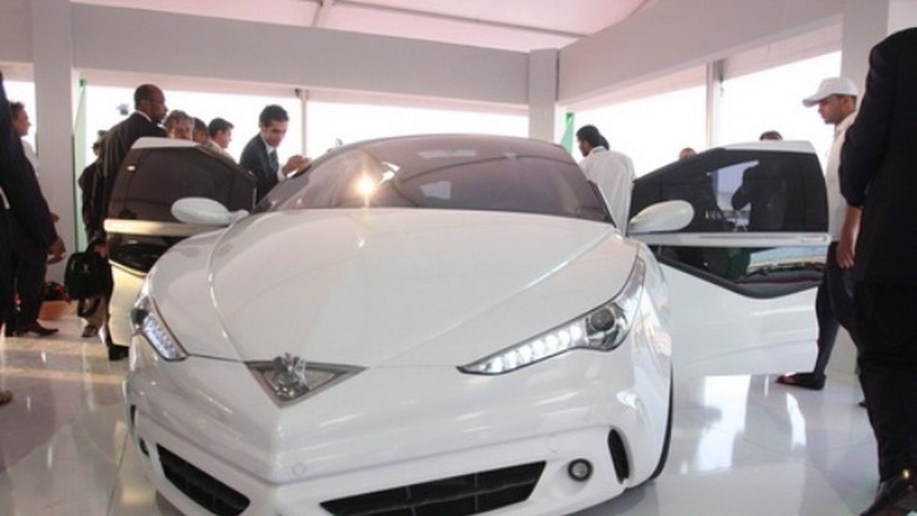 SUPER FOTO Au condus lumi și... mulți cai putere