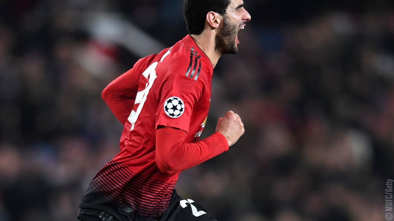 FOTO | A "explodat" internetul! Fellaini și-a tras de păr un adversar, iar glumele au apărut imediat: "Își vrea părul înapoi" :) 