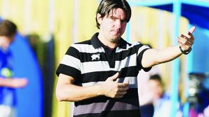 Contra revine în fotbal!** Dat afară de Iancu, poate antrena o fostă finalistă a Cupei UEFA