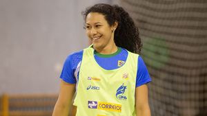 O braziliancă la Vâlcea! Elaine Gomes Barbosa a semnat cu HCM