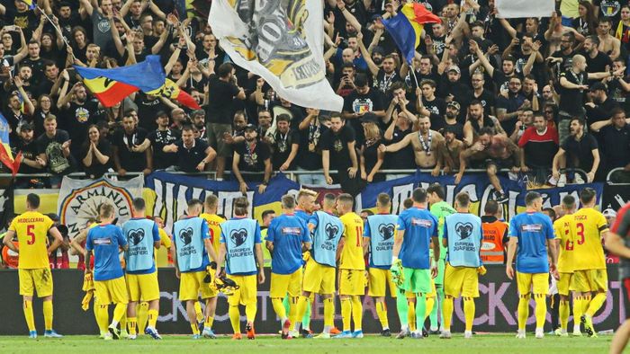 Au dispărut de la vânzare biletele la Feroe - România! Suporterii îl bănuiesc pe Burleanu: "Lasă naționala fără sprijin. Dar noi mergem oricum la meci". Șeful FRF, perpelit la foc mic: "Nu știm ce se va întâmpla în Feroe!". Cum explică și ce promite federația