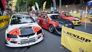 Spectacol al cailor putere lângă Castelul Peleș. Record de participare la Trofeul Sinaia!