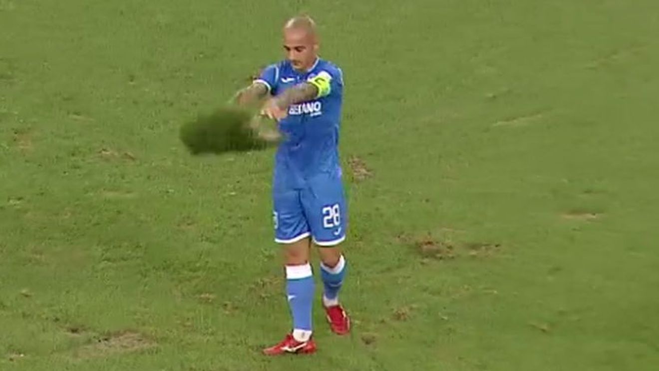 Primarul din Craiova a fost în inspecție pe "Ion Oblemenco" și a făcut anunțul. Când ar putea fi schimbat gazonul