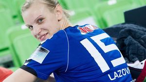 Barbara Lazovic-Varlec (27 ani) s-a rătăcit printre vedetele de la Vardar Skopje