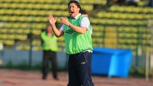 Dulca: "Să vedem dacă Moldovan știe ce joacă fosta sa echipă!"