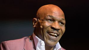 Nebuniile lui Mike Tyson: „Am vrut să mă arunc de la etajul 15 ca să văd dacă ştiu să zbor"