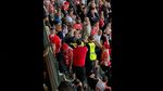 Episod scandalos. Ce a pățit un suporter minor care s-a bucurat la golul FCSB între fanii lui Dinamo: jandarmii au intervenit imediat!