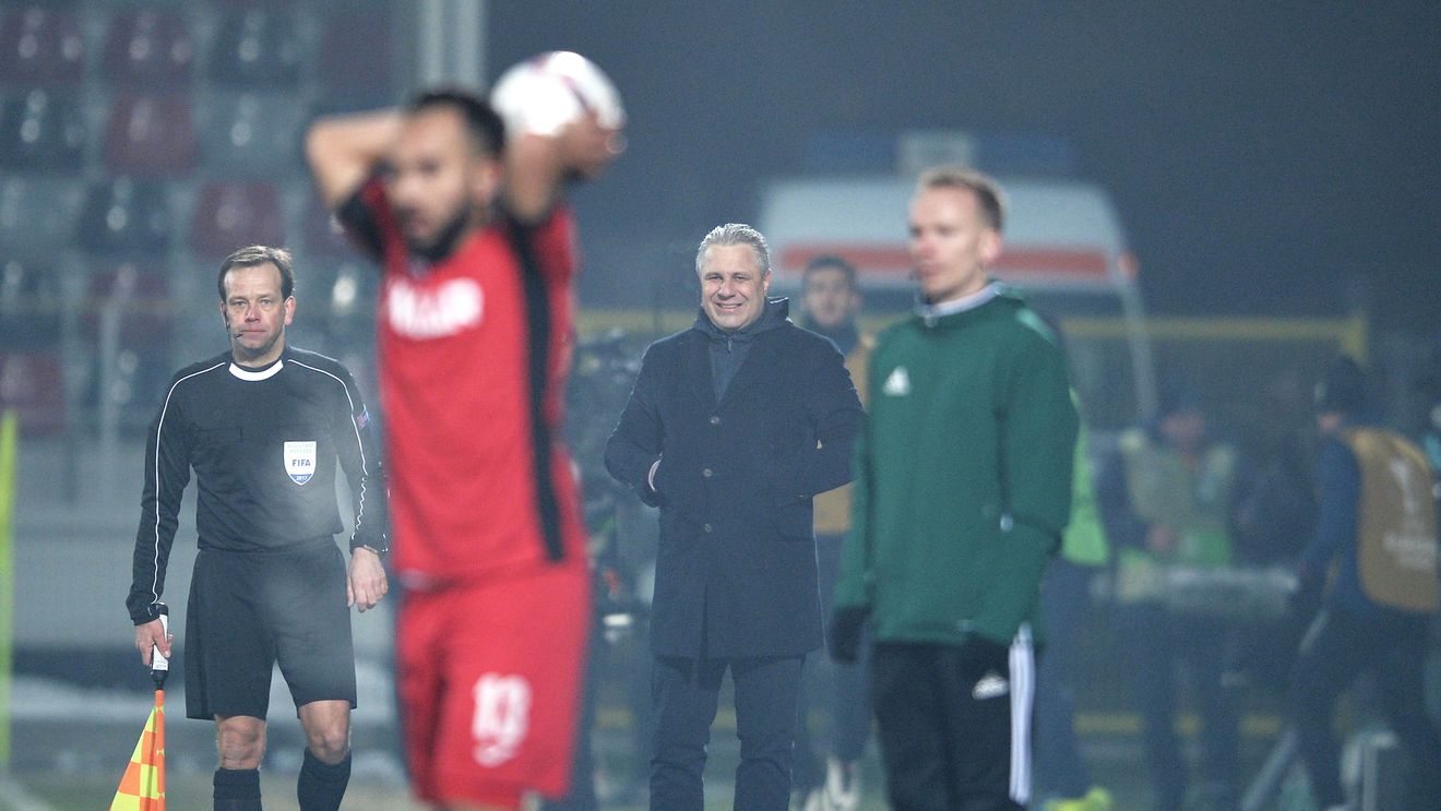 Șumudică se ia de arbitru după egalul cu Genk: "Am avut penalty, mi-a zis și el că a greșit". Antrenorul Astrei, mulțumit de joc: "Cred că am făcut o propagandă bună fotbalului românesc"