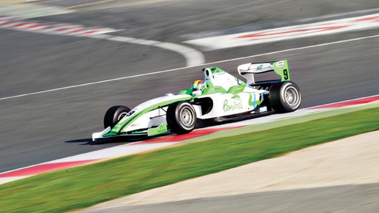 "E incredibil ce 'mâncătorie' e acolo!"** Marinescu, insider în lumea Red Bull Racing. Conflictul dintre Vettel și Webber, văzut prin ochii pilotului român