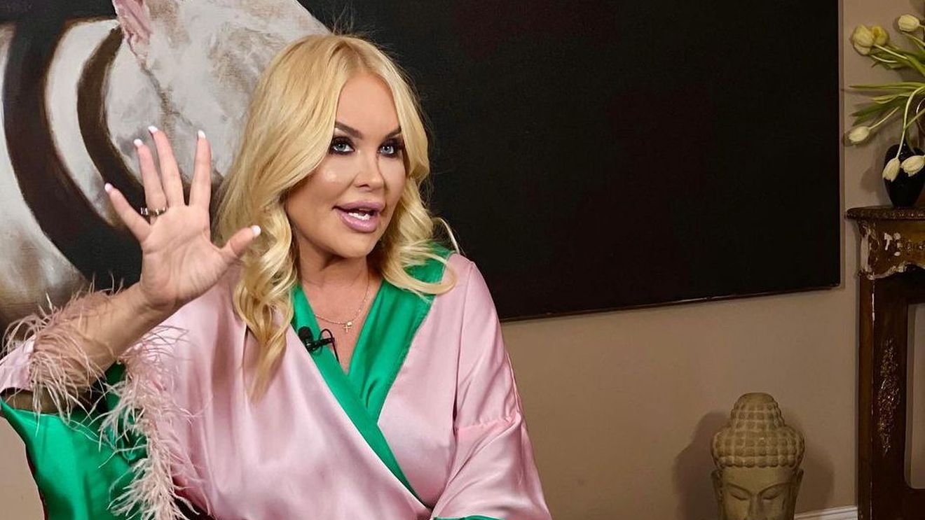 Vica Blochina nu se uită la bani când vine vorba de operații estetice. Câte mii de euro a plătit pentru intervenția de micșorare a stomacului! Fosta amantă a lui Pițurcă își permite orice moft