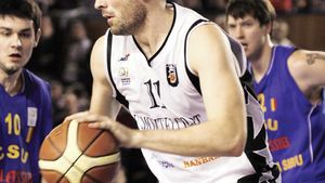 Krstanovic X4!** Pivotul sârb va juca a patra finală a Diviziei A alături de 'U' Mobitelco