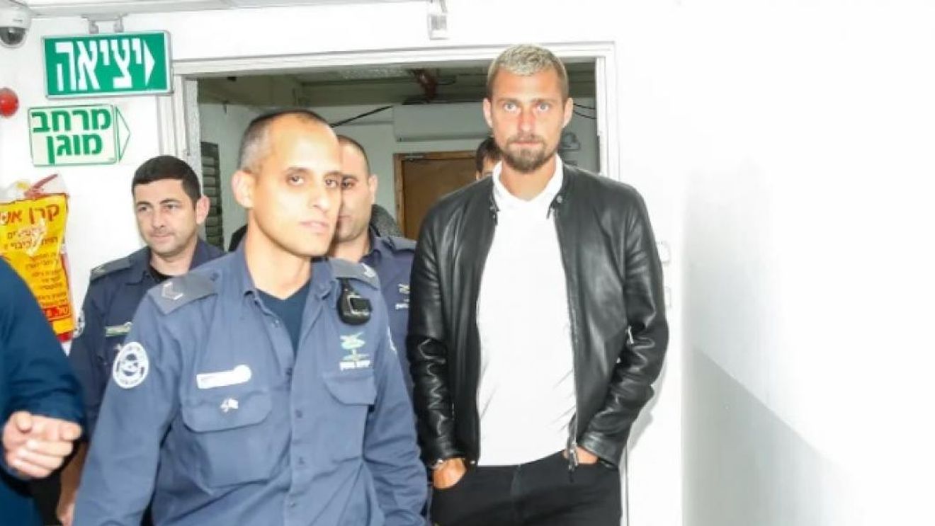 Gabi Tamaș a fost arestat, după o urmărire ca în filme cu poliția din Israel. A fost prins băut la volan, conducând cu 205 km/h. UPDATE: Un ziarist local a rupt tăcerea: "E posibil să se întâmple asta"