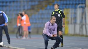 ProSport LIVE | Șumudică îl desființează pe Dică: "E greu la declarații că e sâsâit! Îmi trimit preparatorul fizic să vorbească cu el". Antrenorul ironizează campioana: "Promit să nu mai vorbesc despre FCSB Mogoșoaia"