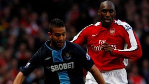 VIDEO După 7 ani, Mido se întoarce la Ajax