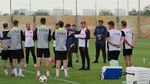 Primul lucru pe care l-a făcut Marius Baciu la întâlnirea cu fotbaliștii FCSB. Imagini cu noul antrenor al roș-albaștrilor