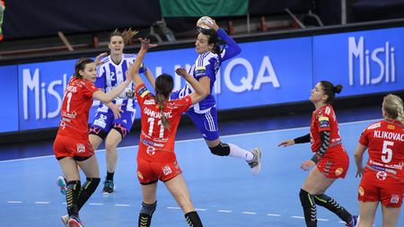 "Messi e Messi, eu sunt Cristina Neagu!" Vedeta naționalei a motivat de ce nu vrea să fie comparată cu starurile din fotbal. Românii pot vota până în 30 mai pentru Cristina în ancheta "handbalista lumii în 2015"