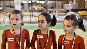 Sandra Izbașa, Silvia Stroescu, Mariana Bitang și Octavian Bellu au format "juriul" care le-a încurajat pe viitoarelor stele ale gimnasticii