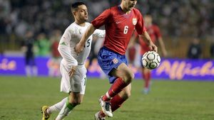 VIDEO** Cel mai tare plonjon... în gol! Vezi reușita lui Pantelic cu Algeria