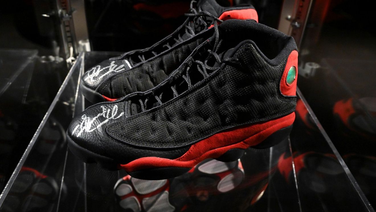 Suma incredibilă încasată de pe urma adidașilor purtați de Michael Jordan în finala NBA 1998. „Cele mai scumpe încălțări sport vândute vreodată!”