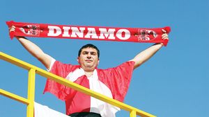 Popescu, pus la zid de „câini"