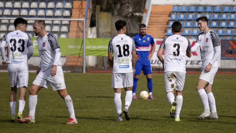 CSC Șelimbăr și-a luat revanșa în fața SCM Râmnicu Vâlcea în ultimul test înainte de reluarea Ligii 2. Eugen Beza, pus pe glume la întrebarea despre evitarea retrogradării