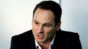 Ionuț Negoiță a „explodat” după ce s-a aflat de noile facturi trimise investitorilor spanioli. „Este o cretinătate sfruntată. În afară de mama, le-am dat tot ceea ce au vrut!” + În ce stadiu sunt negocierile pentru vânzarea lui Dinamo