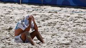 Românii nu au mai apucat să joace fotbal pe plaja din Moscova!** Cum au pierdut tricolorii un meci la "masa verde"