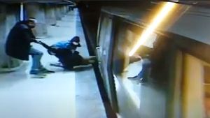 Ce erou! Fiul lui Dănuț Lupu a fost cel care a salvat-o pe fata care a vrut să se sinucidă la metrou + Istoria neagră a stației Dristor 1 | VIDEO ȘOCANT