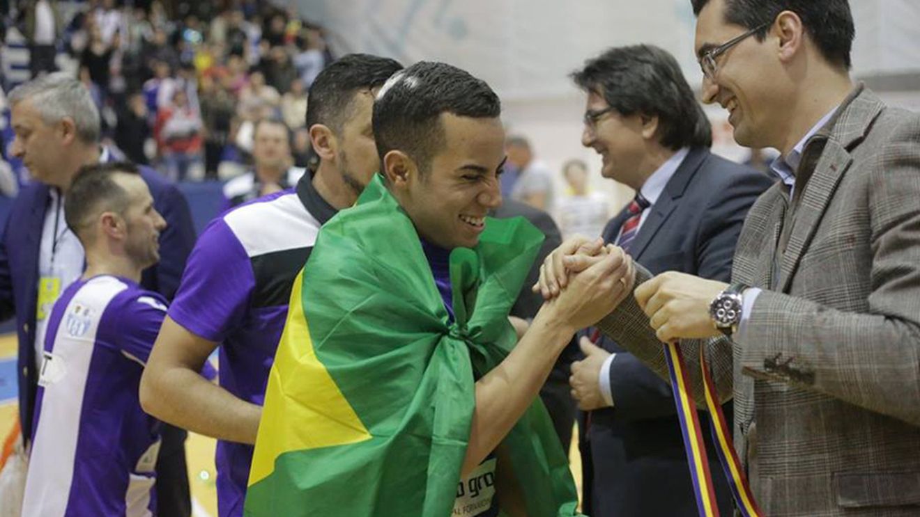 Președintele unui club de futsal, în război aprig cu FRF și Burleanu. Acuzații de "mită electorală" și "favoritisme fățișe" după ce echipa sa a pierdut un meci la "masa verde"