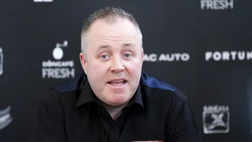 VIDEO INTERVIU | John Higgins regretă și acum finala de Campionat Mondial scăpată printre degete în 2017. Cine are presiunea în circuit, cum se motivează și ce șanse își acordă pentru egalarea lui Ronnie O'Sullivan, la Crucible