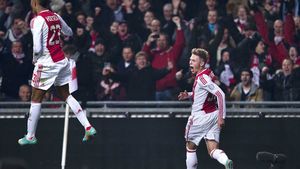 De Boer, entuziasmat de cum a arătat Ajax în 10 oameni:** "Trebuie să avem mereu același joc!"  Cu Feyenoord s-a născut un nou star al "lăncierilor": "Îl știam"