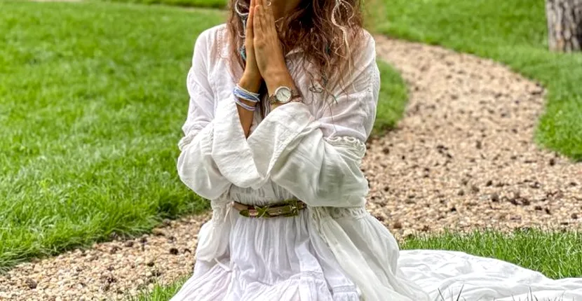 O influenceriță a pozat goală lângă un copac sacru din Bali. Femeia ar putea fi condamnată la închisoare