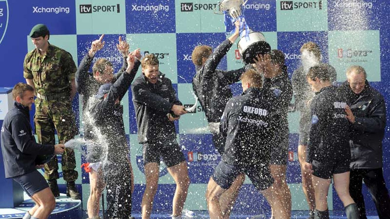 Oxford a învins Cambridge** în cursa anuală de canotaj de la Londra