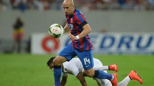 După Gardoș, și Latovlevici este aproape plecat. Argăseală recunoaște discuțiile, impresarul anunță: "Vineri se face transferul"