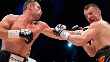 Încă un KO pentru Vitali Klitschko!** Pugilistul și-a păstrat centura WBC la categoria grea
