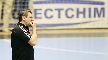 „Legate de picioare"