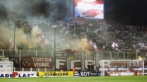 Bilete cu prețuri cuprinse între 15 și 200 de lei la meciul Dinamo - Rapid