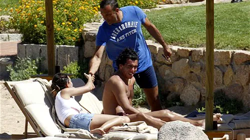 FOTO** DOVADA că Tevez negociază cu Inter! Jucătorul lui City a fost surprins discutând cu un oficial al italienilor