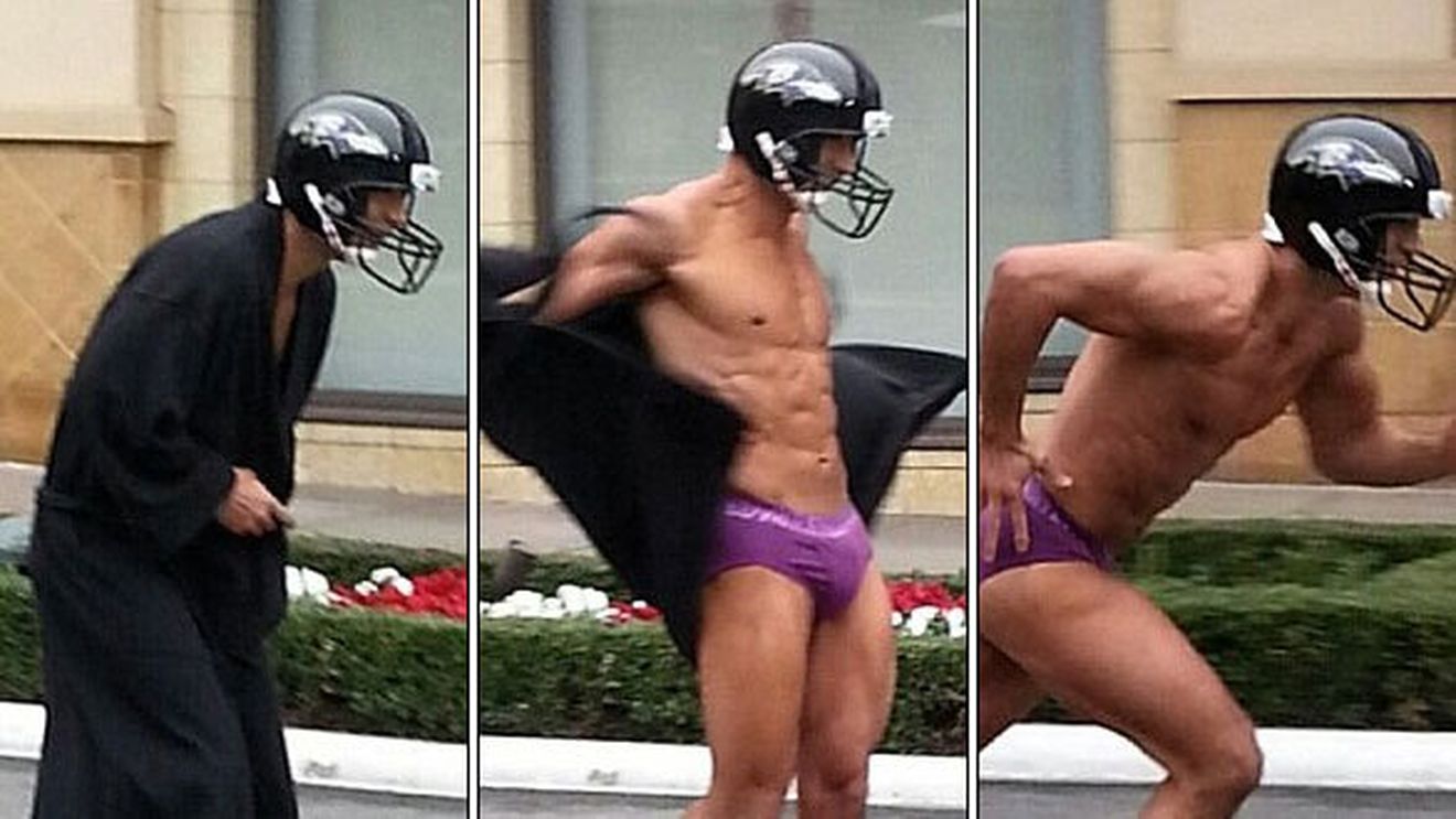 FOTO Mario Lopez a alergat dezbrăcat prin Los Angeles după ce Ravens au câștigat finala NFL