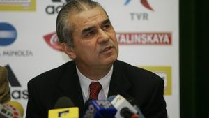 'Doar o minte bolnavă se poate gândi la o fuziune Steaua-Unirea'