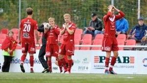 "Nu știu ce se va întâmpla cu noi!"** A marcat și apoi s-a prăbușit pe teren: FOTO Imaginea unei tragedii care zguduie fotbalul