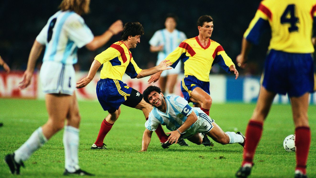 EXCLUSIV | "Oh! Ce e cu ăsta!? Era un Maradona al arbitrilor. Eu mă minunam!". Impresii "din iarbă", relatate în direct 