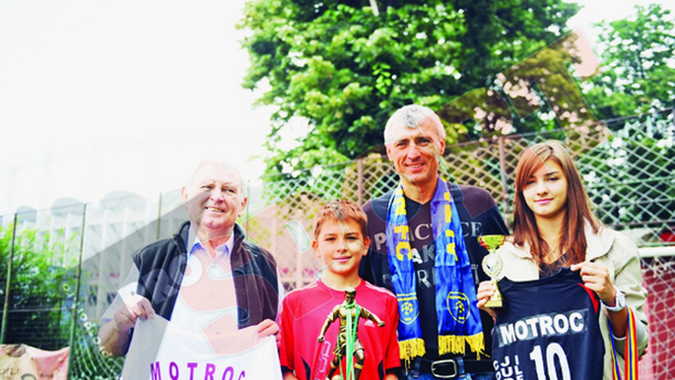 "Cu ei, Rapid era lider autoritar!"** Cei doi jucători VITALI pentru care Lucescu Jr n-a găsit încă înlocuitori