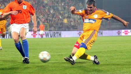 "Generația de Aur" se pune în mișcare în scop caritabil. Hagi, Belo și Sabău joacă fotbal pentru juniorul de la CSMS Iași cu probleme grave de sănătate