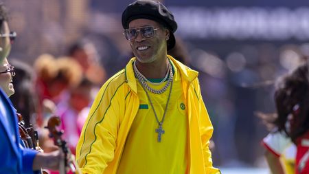 Am aflat când revine marele Ronaldinho pe teren într-un meci OFICIAL: „Din octombrie ni se alătură și apoi…”. EXCLUSIV