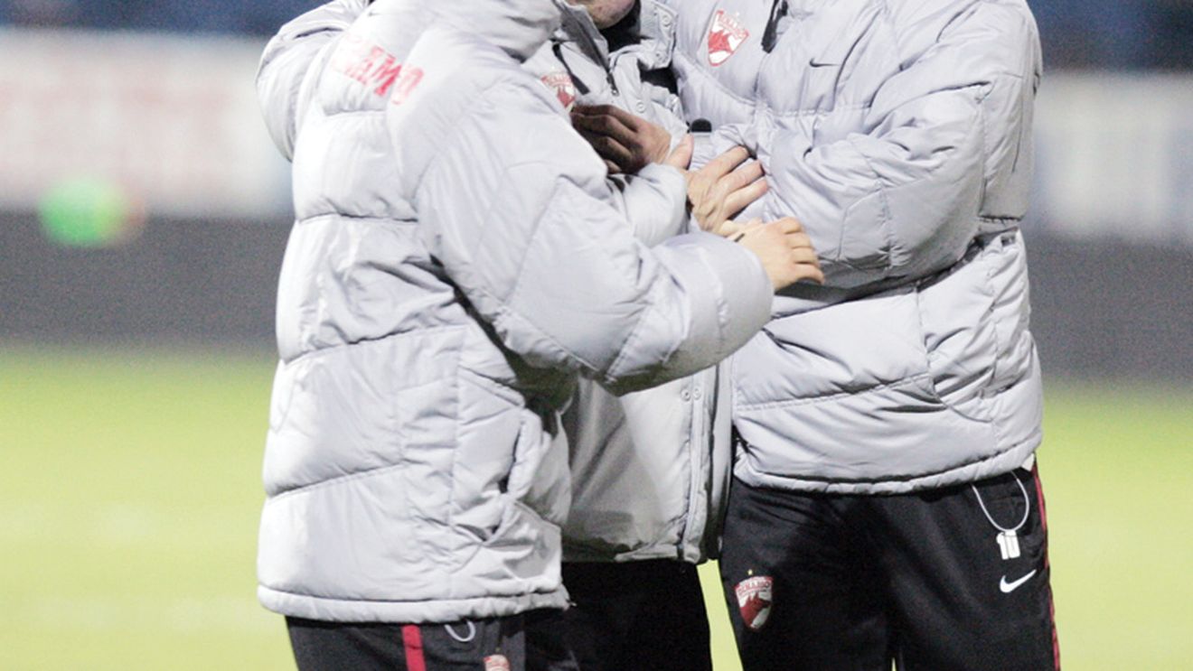 "Câinii"** urcă în Poiană!