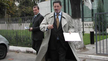 Dinu 'Vamă':** "La cât 'latră' Cornel Dinu, am turba toți dacă l-am asculta"