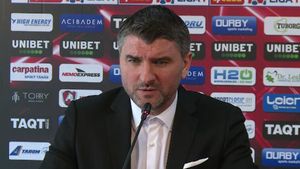 Adrian Mihalcea a fost prezentat oficial. Mesaj pentru PCH. „Îmi cer scuze!” Ce planuri are la Dinamo