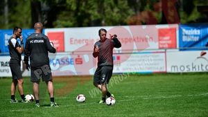 "Pe Chițu nu l-am dorit, iar Keșeru va da un răspuns azi sau mâine!" "Săgeți" către rivali: "Și eu vreau să-l copiez pe Mourinho, dar nu merge"